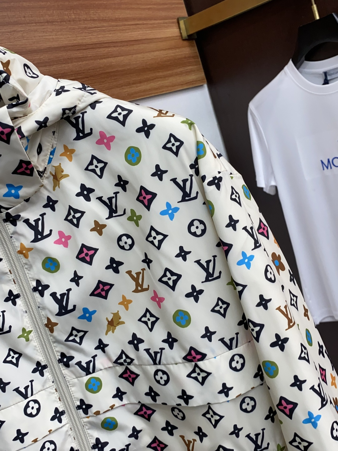 1v 路易威登 2025年秋冬新款 官网 高端原厂代工出品，官方经典王牌单品！最新棉衣夹克外套 多明星穿