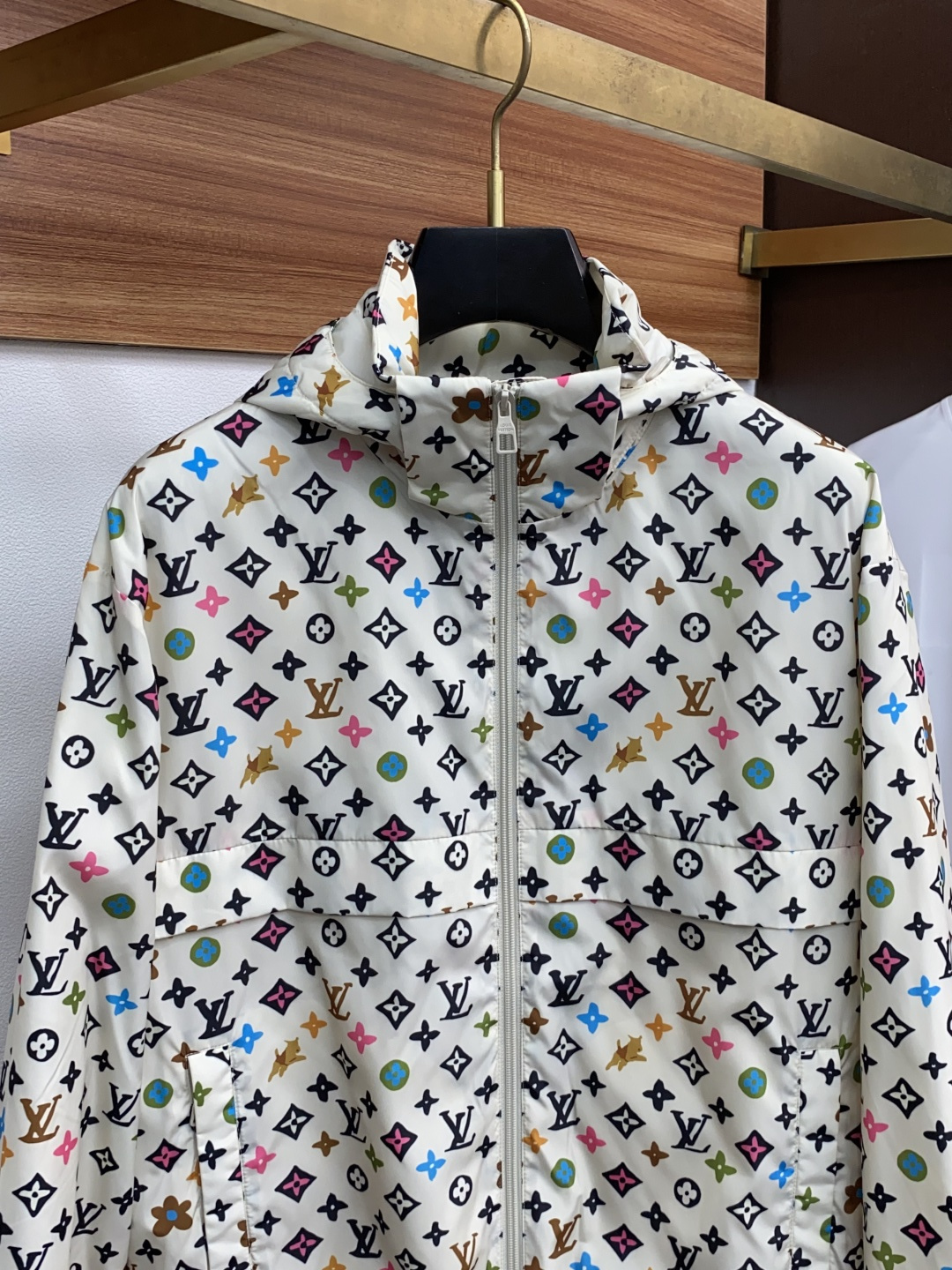 1v 路易威登 2025年秋冬新款 官网 高端原厂代工出品，官方经典王牌单品！最新棉衣夹克外套 多明星穿