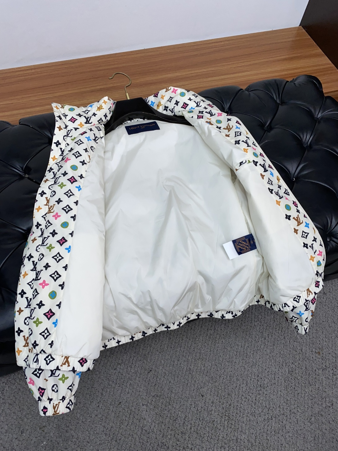 1v 路易威登 2025年秋冬新款 官网 高端原厂代工出品，官方经典王牌单品！最新棉衣夹克外套 多明星穿