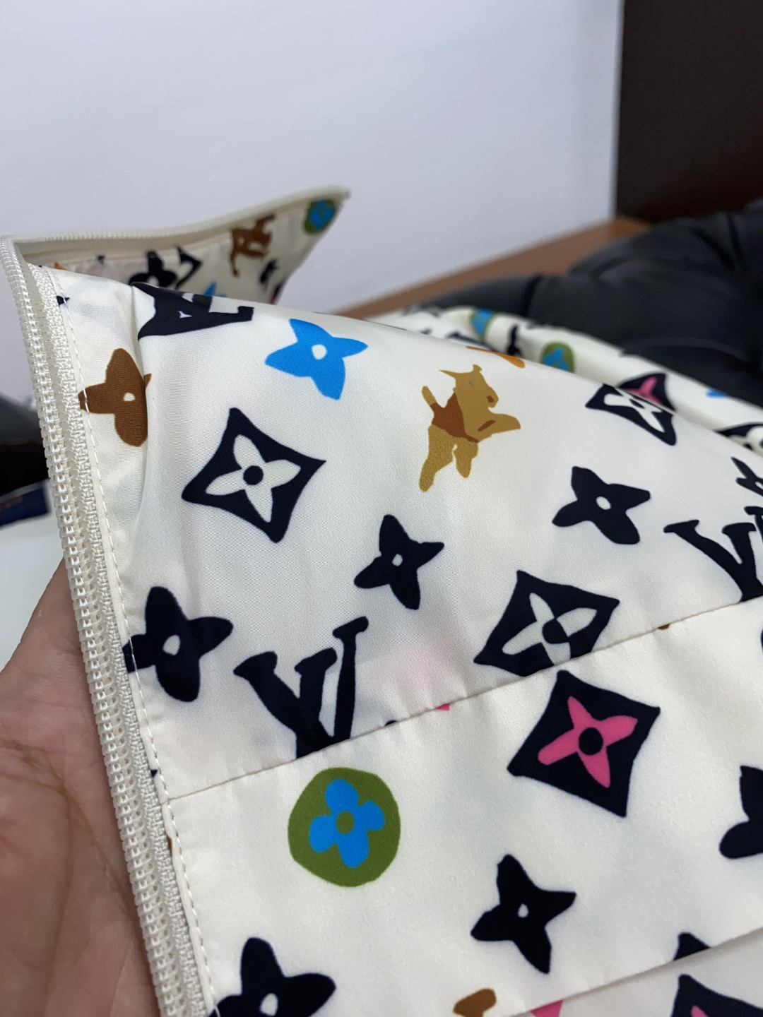 1v 路易威登 2025年秋冬新款 官网 高端原厂代工出品，官方经典王牌单品！最新棉衣夹克外套 多明星穿