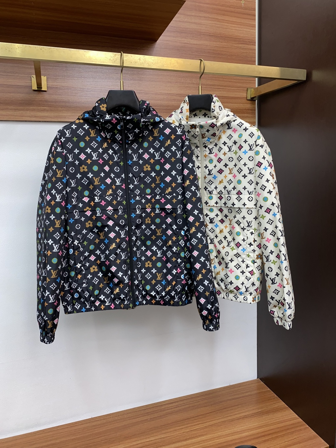 1v 路易威登 2025年秋冬新款 官网 高端原厂代工出品，官方经典王牌单品！最新棉衣夹克外套 多明星穿