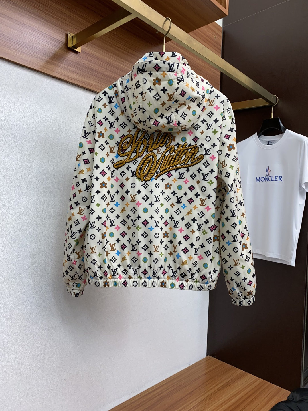 1v 路易威登 2025年秋冬新款 官网 高端原厂代工出品，官方经典王牌单品！最新棉衣夹克外套 多明星穿