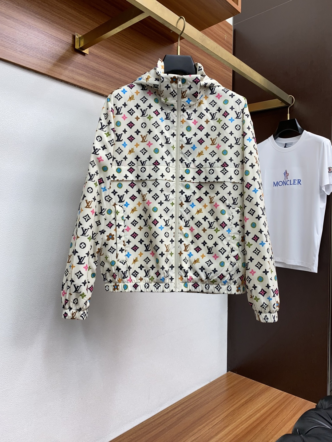 1v 路易威登 2025年秋冬新款 官网 高端原厂代工出品，官方经典王牌单品！最新棉衣夹克外套 多明星穿