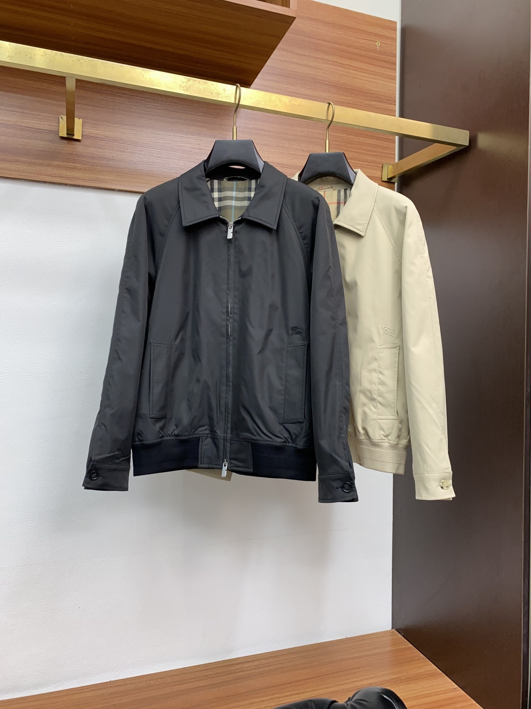 巴宝莉 2025年秋冬新款 官网 高端原厂代工出品，官方经典王牌单品！最新翻领夹克外套 多明星穿搭示范款