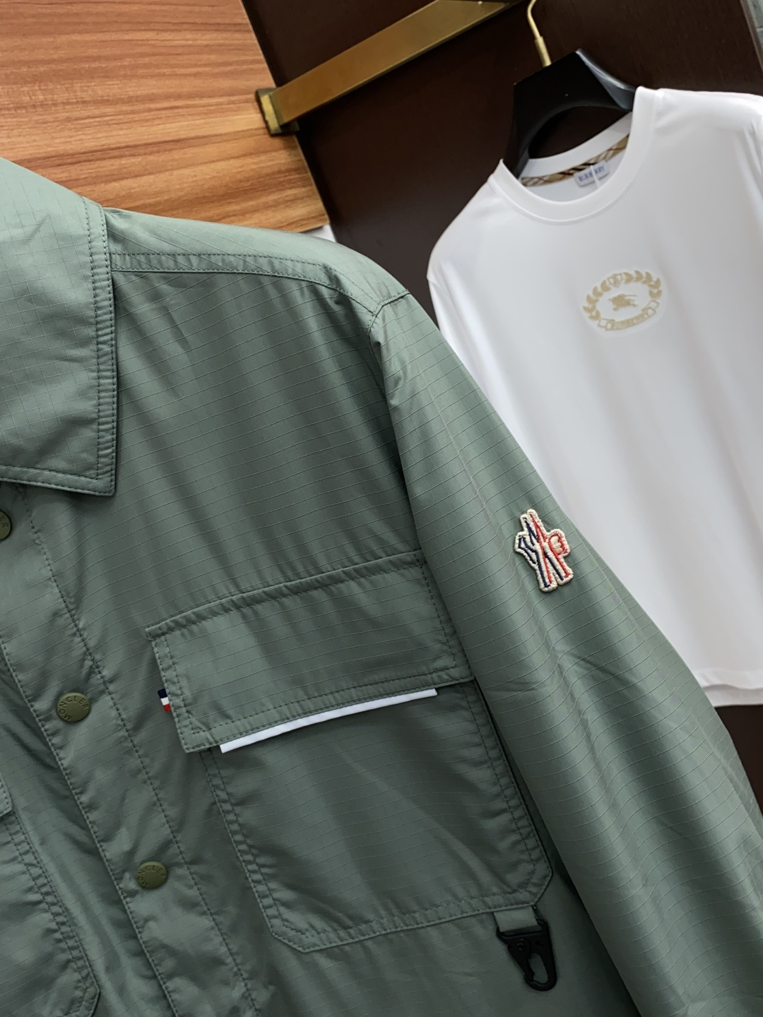  蒙口 2025年秋冬新款 官网 高端原厂代工出品，
官方经典王牌单品！最新棉衣夹克外套 多明星穿搭示范