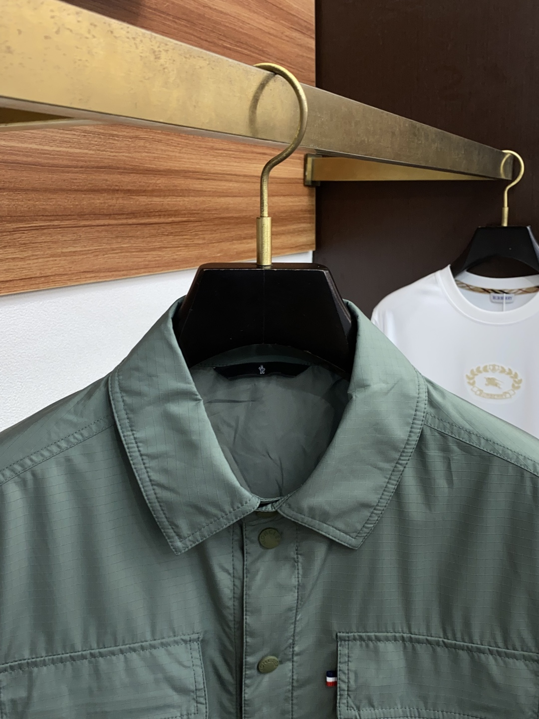  蒙口 2025年秋冬新款 官网 高端原厂代工出品，
官方经典王牌单品！最新棉衣夹克外套 多明星穿搭示范