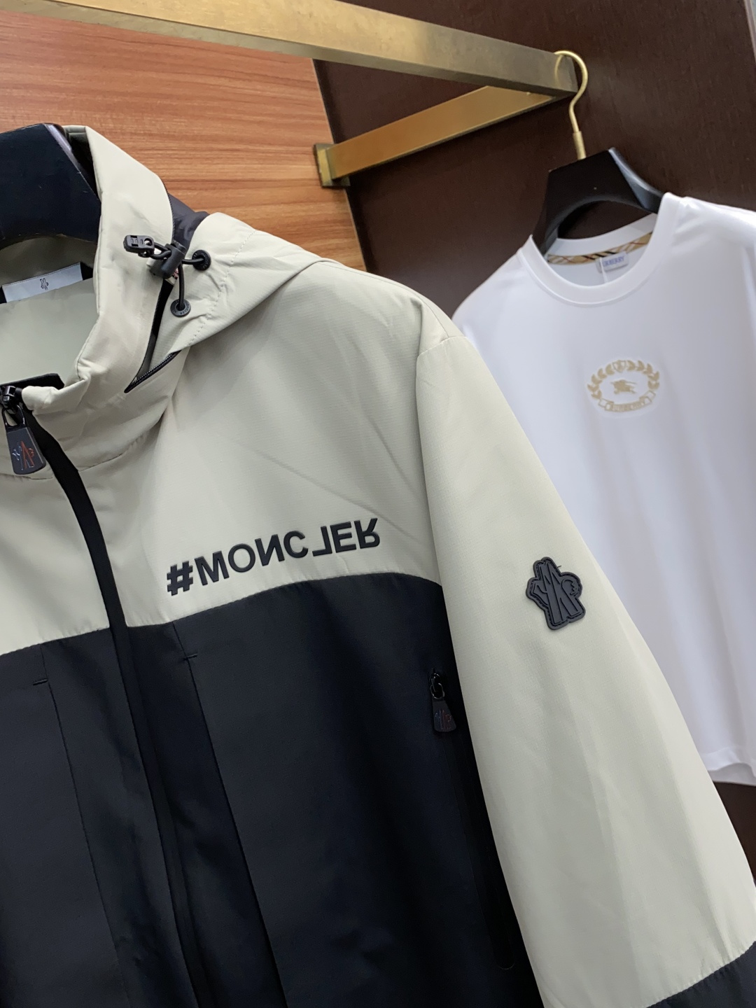  蒙口 2025年秋冬新款 官网 高端原厂代工出品，
官方经典王牌单品！最新夹克外套 多明星穿搭示范款！