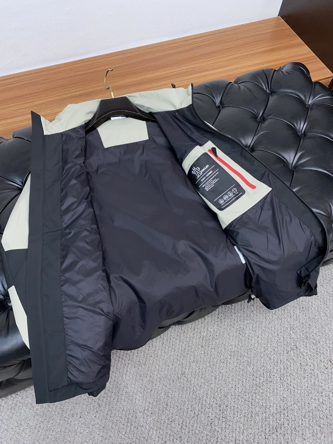  蒙口 2025年秋冬新款 官网 高端原厂代工出品，
官方经典王牌单品！最新夹克外套 多明星穿搭示范款！