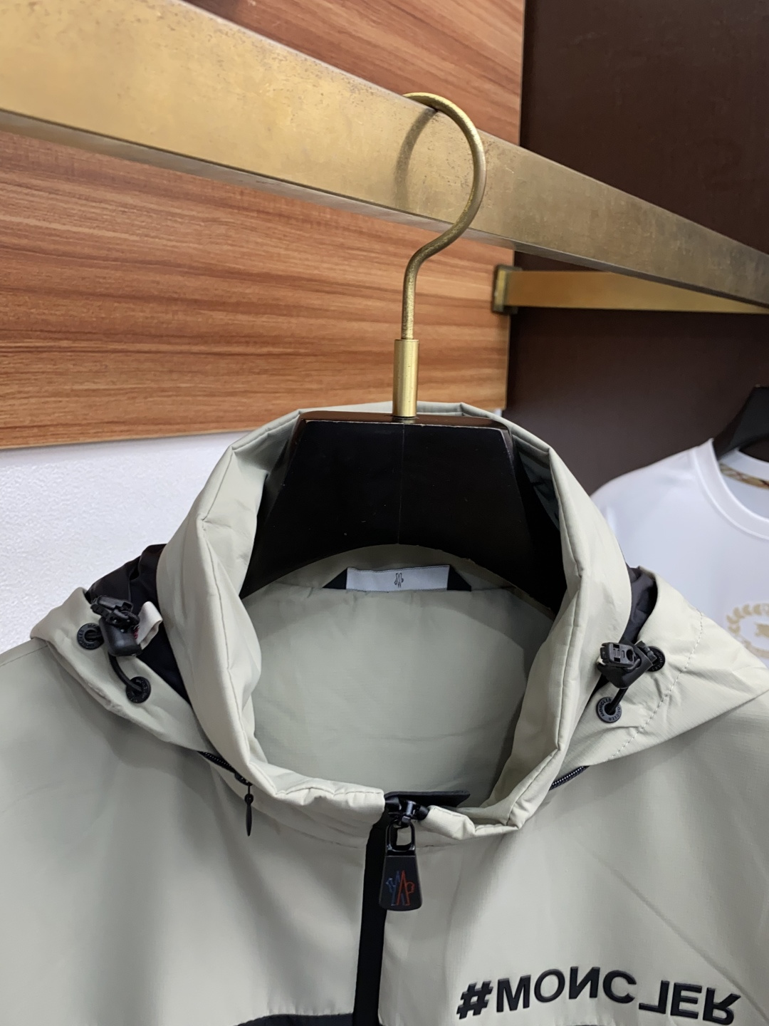  蒙口 2025年秋冬新款 官网 高端原厂代工出品，
官方经典王牌单品！最新夹克外套 多明星穿搭示范款！