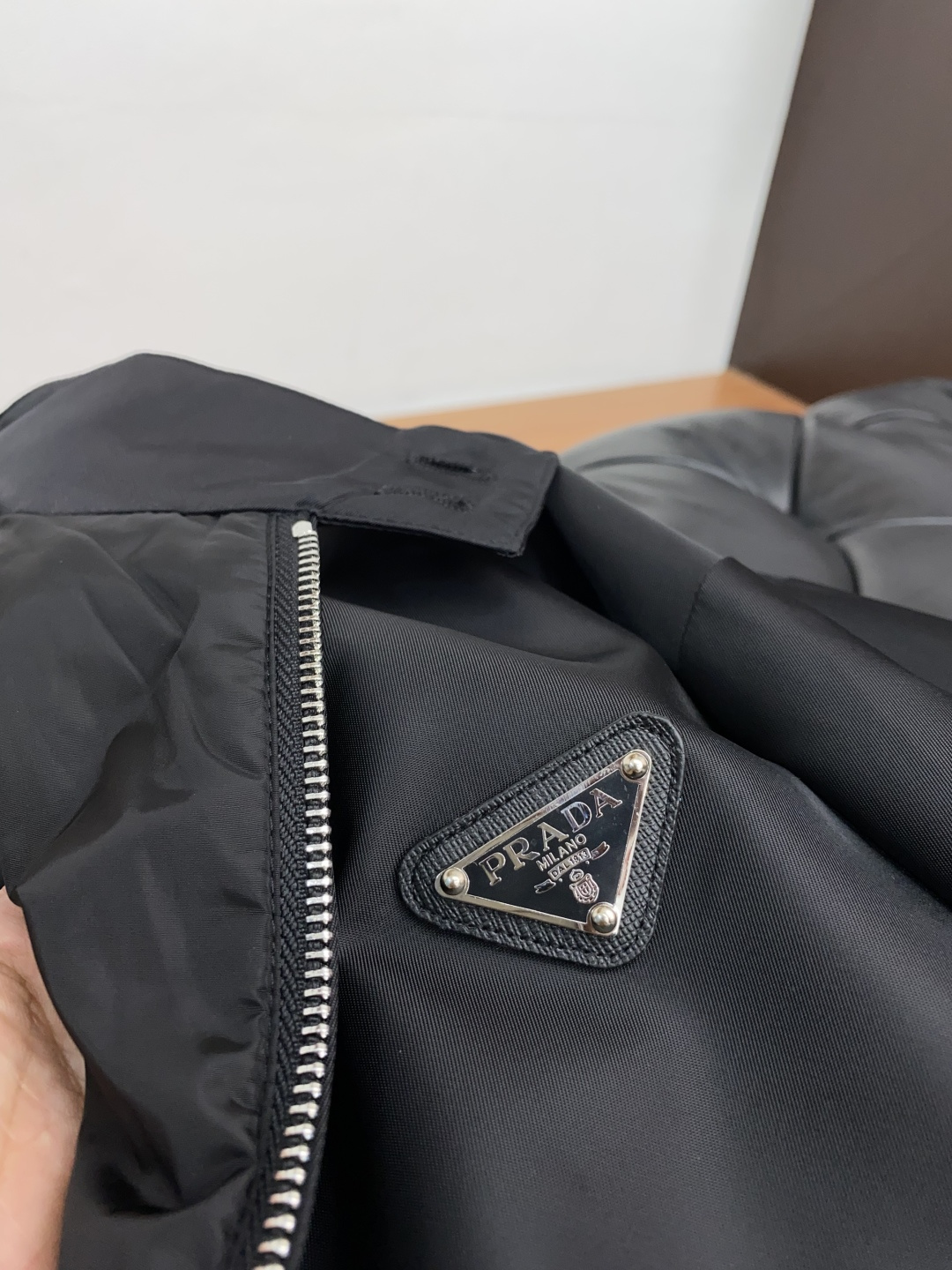 普拉达 2025年秋冬新款 官网 高端原厂代工出品，官方经典王牌单品！最新棉衣夹克外套 多明星穿搭示范款