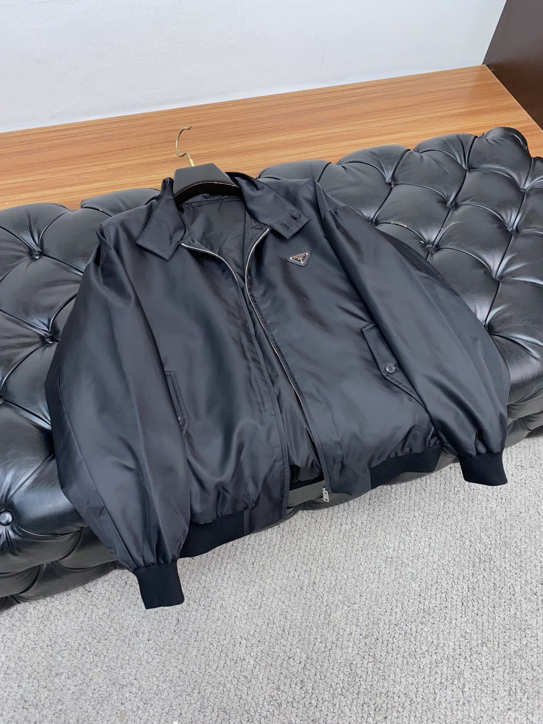 普拉达 2025年秋冬新款 官网 高端原厂代工出品，官方经典王牌单品！最新棉衣夹克外套 多明星穿搭示范款