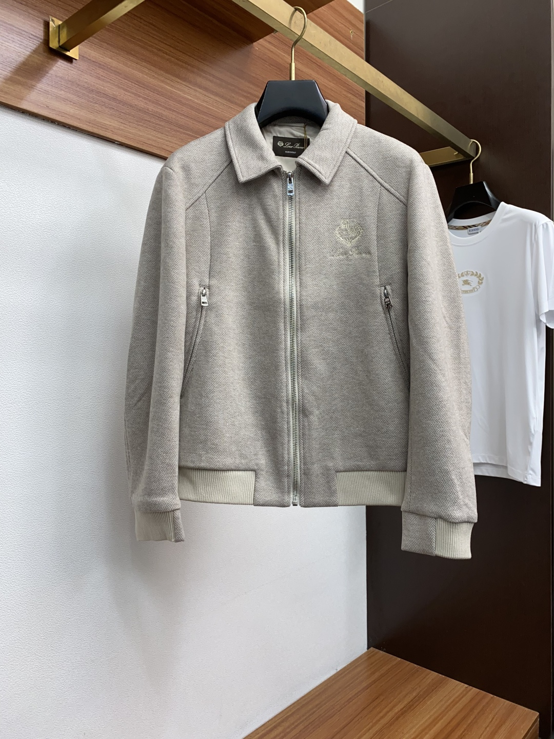 “2025 Men’s Cotton Jacket Collection: Modern, Functional, Stylish, and Environmentally Friendly Designs for the City” - 图片 1