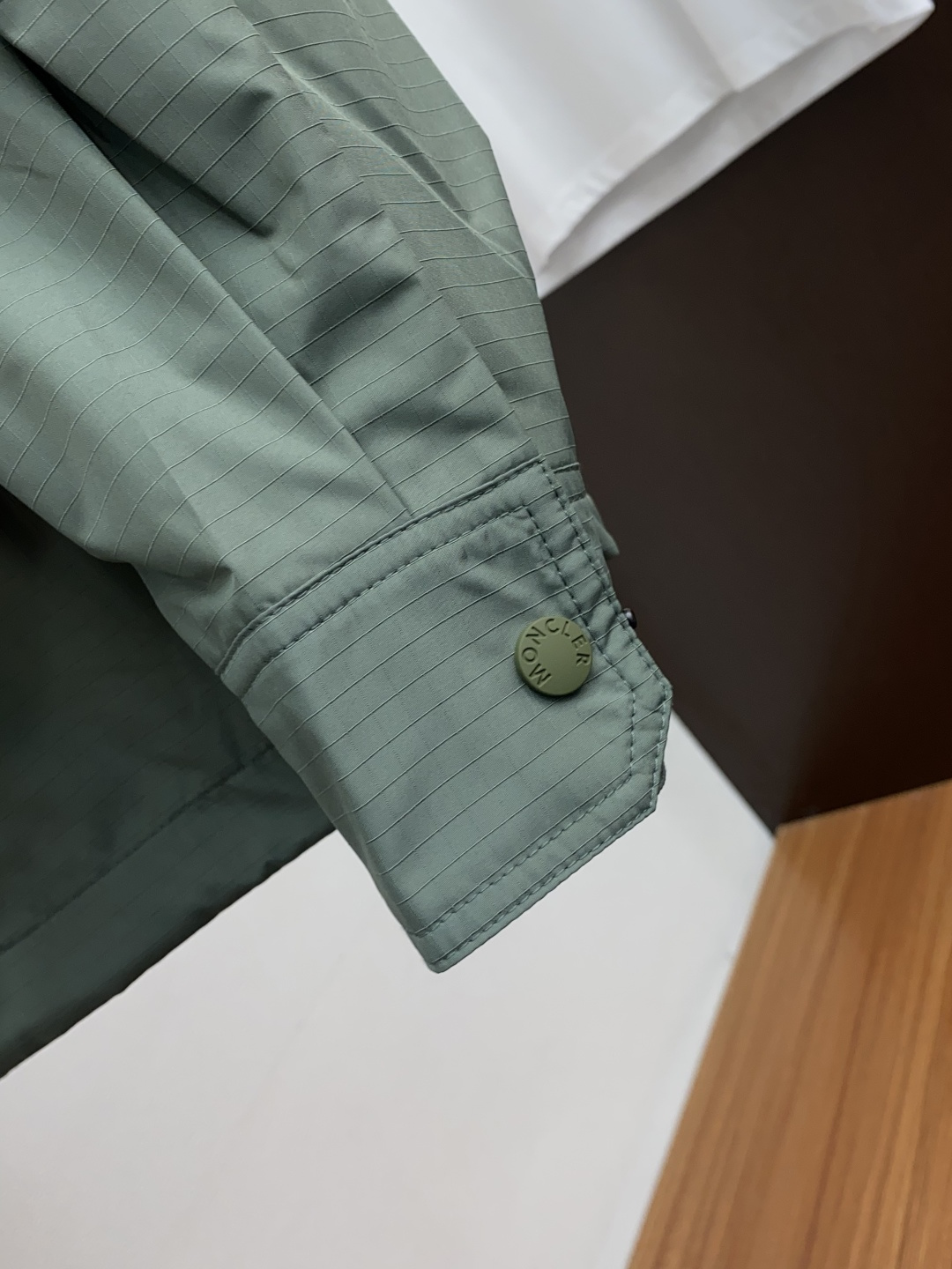  蒙口 2025年秋冬新款 官网 高端原厂代工出品，
官方经典王牌单品！最新棉衣夹克外套 多明星穿搭示范