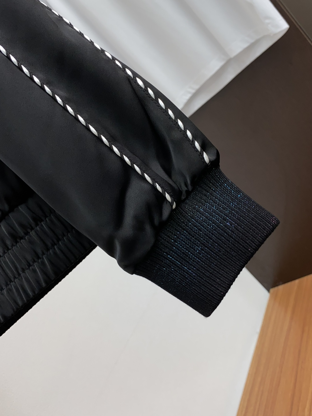  1v 路易威登 2025年秋冬新款 官网 高端原厂代工出品，
官方经典王牌单品！最新棉衣夹克外套 多明