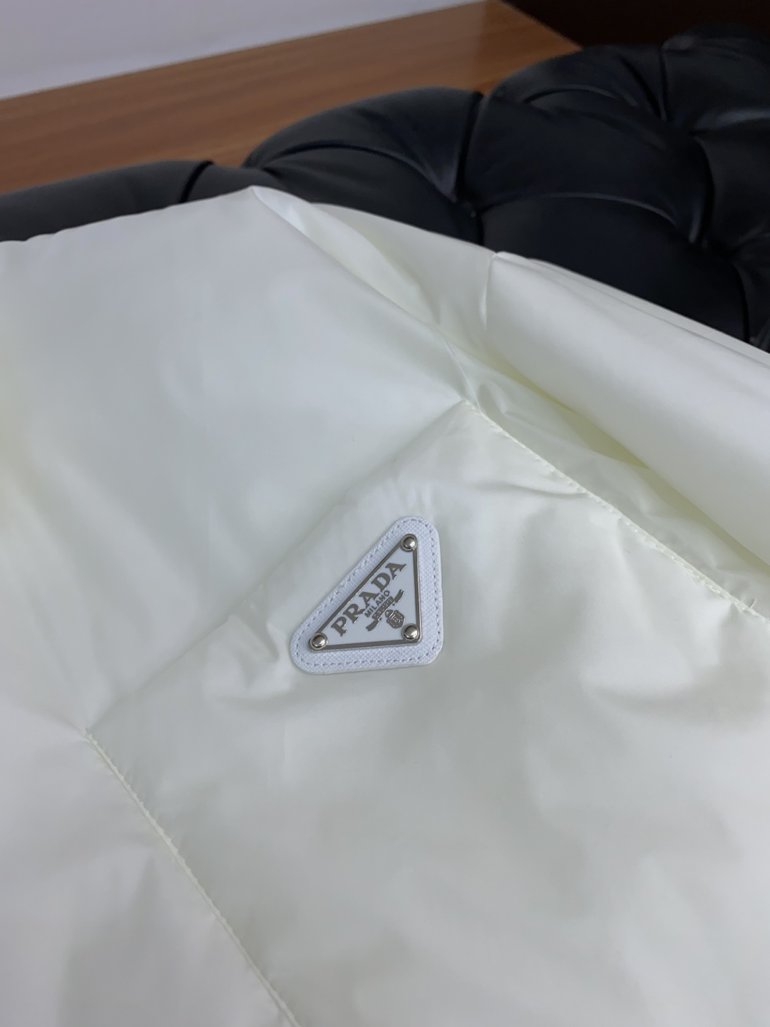 普拉达 2025年秋冬新款 官网 高端原厂代工出品，官方经典王牌单品！最新棉衣夹克外套 多明星穿搭示范款