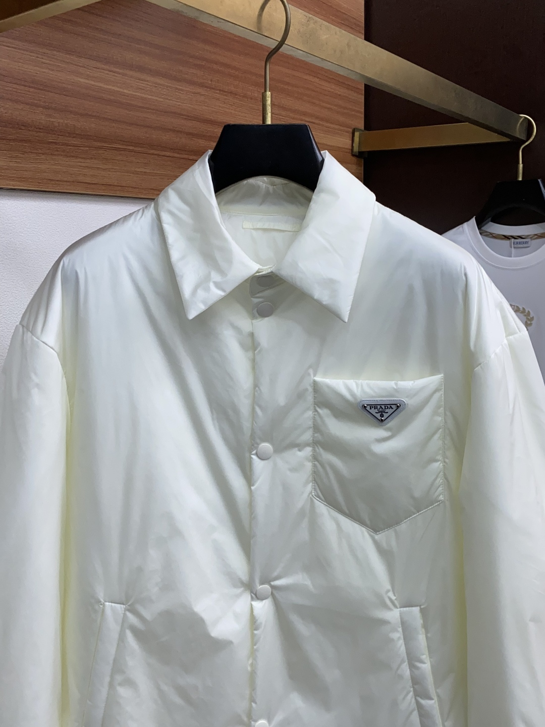 普拉达 2025年秋冬新款 官网 高端原厂代工出品，官方经典王牌单品！最新棉衣夹克外套 多明星穿搭示范款