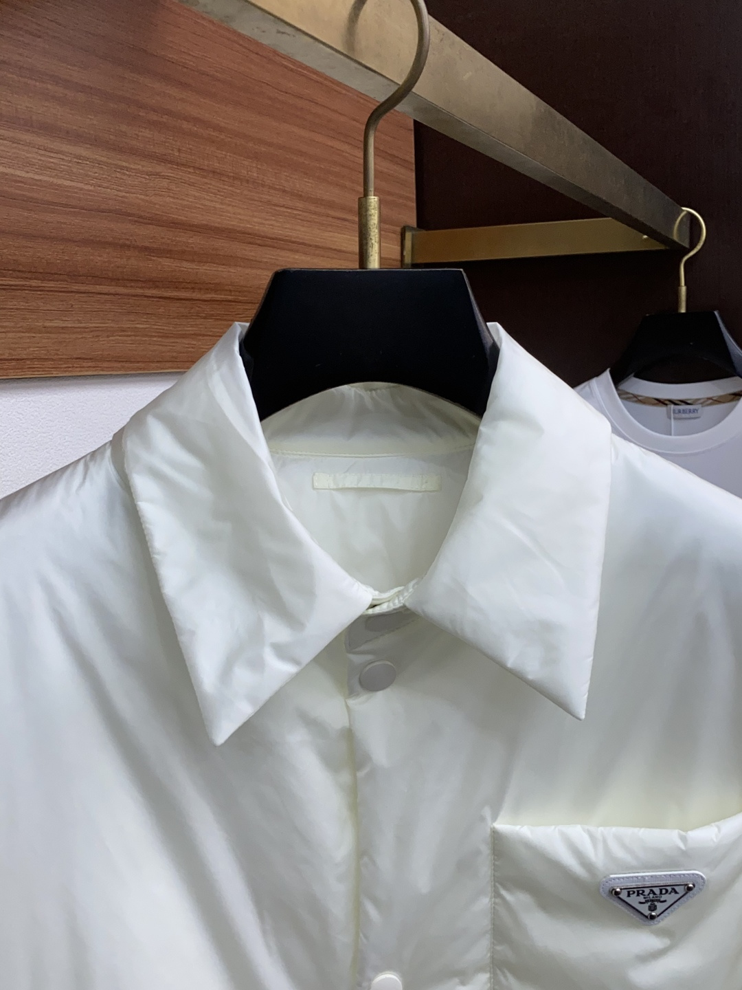 普拉达 2025年秋冬新款 官网 高端原厂代工出品，官方经典王牌单品！最新棉衣夹克外套 多明星穿搭示范款