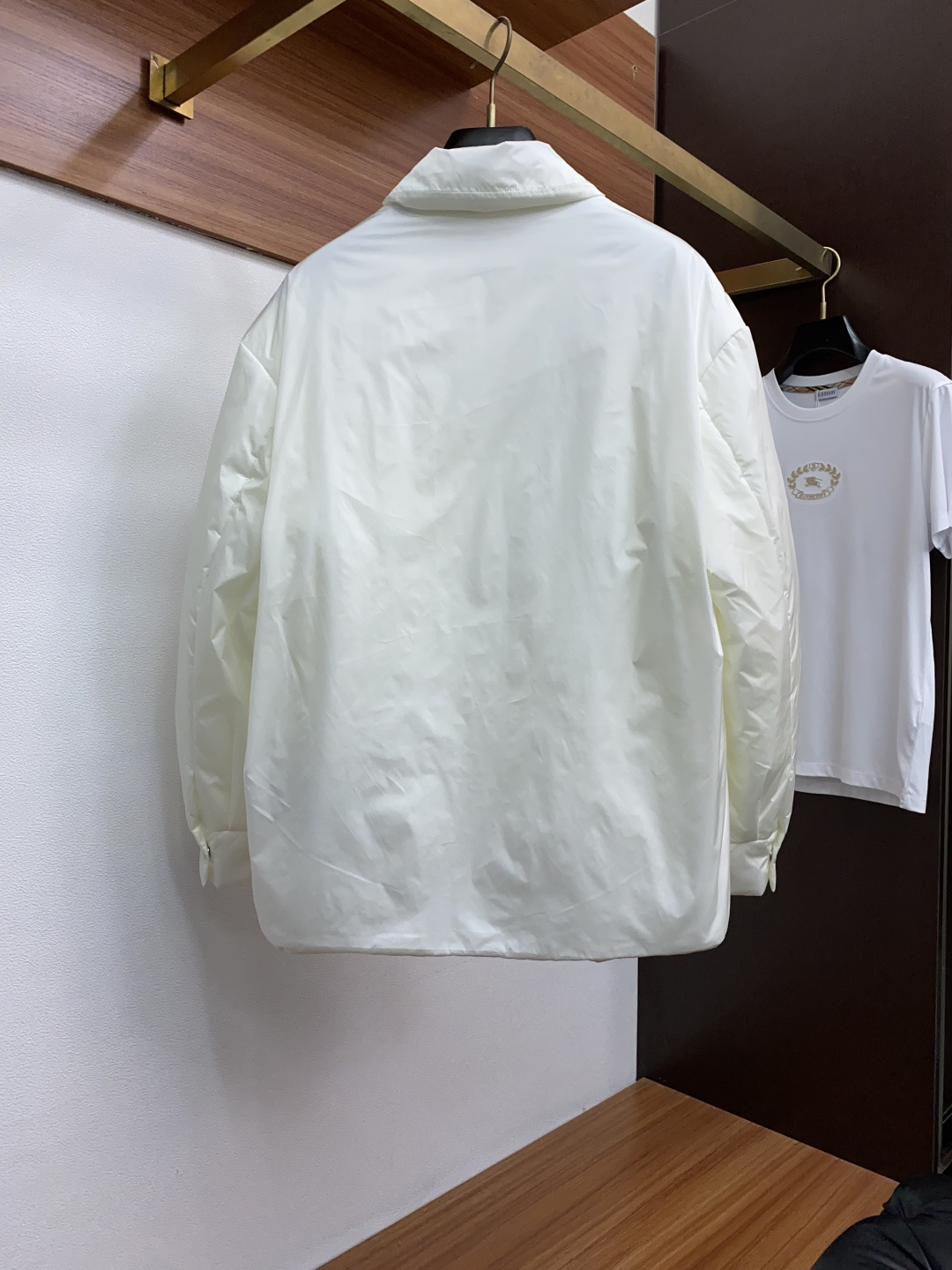 普拉达 2025年秋冬新款 官网 高端原厂代工出品，官方经典王牌单品！最新棉衣夹克外套 多明星穿搭示范款