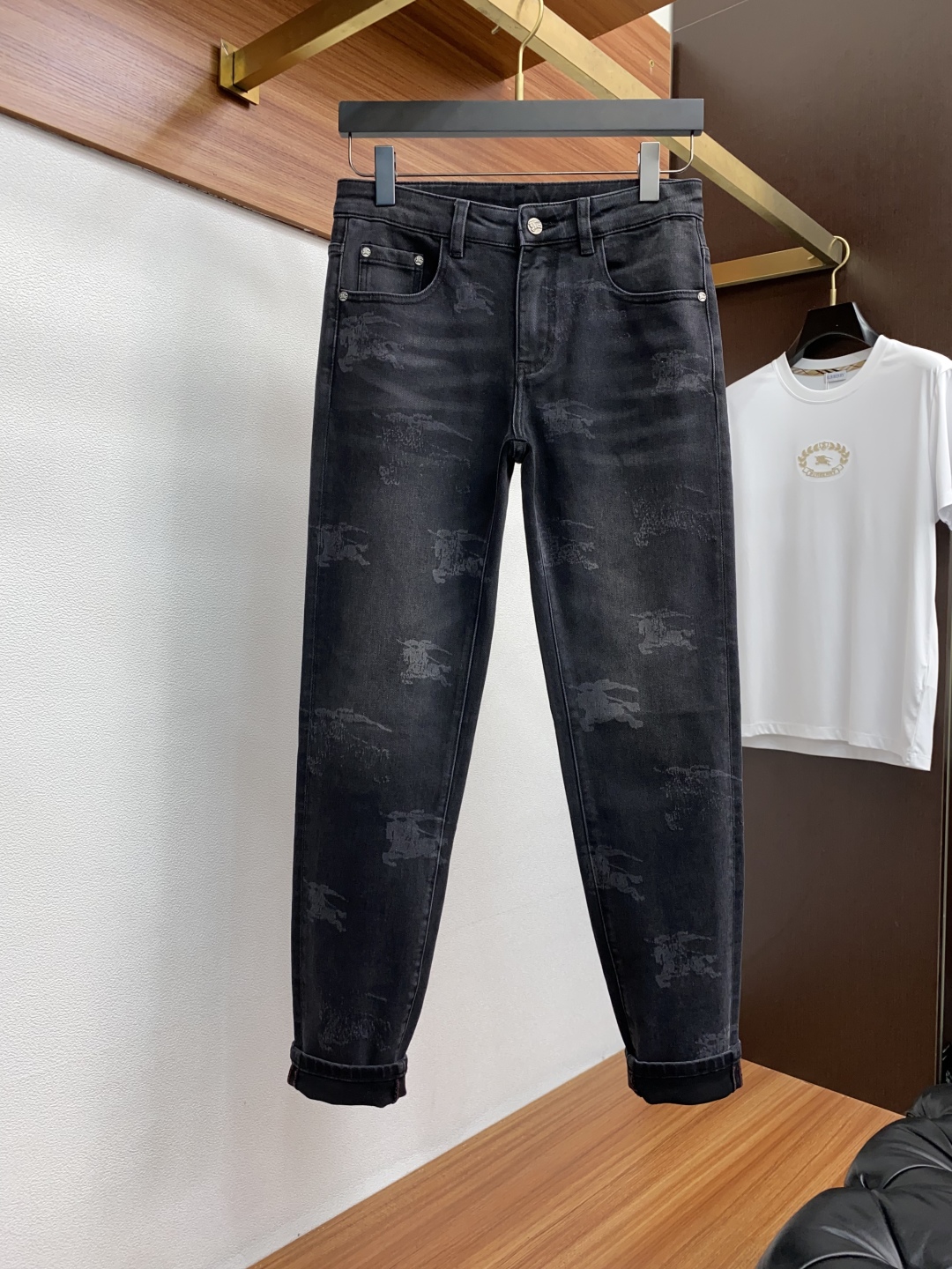 “Men’s Fall & Winter Jeans Collection: Superior Quality, Craftsmanship, and Unique Style | P686 Paballie” - 图片 2