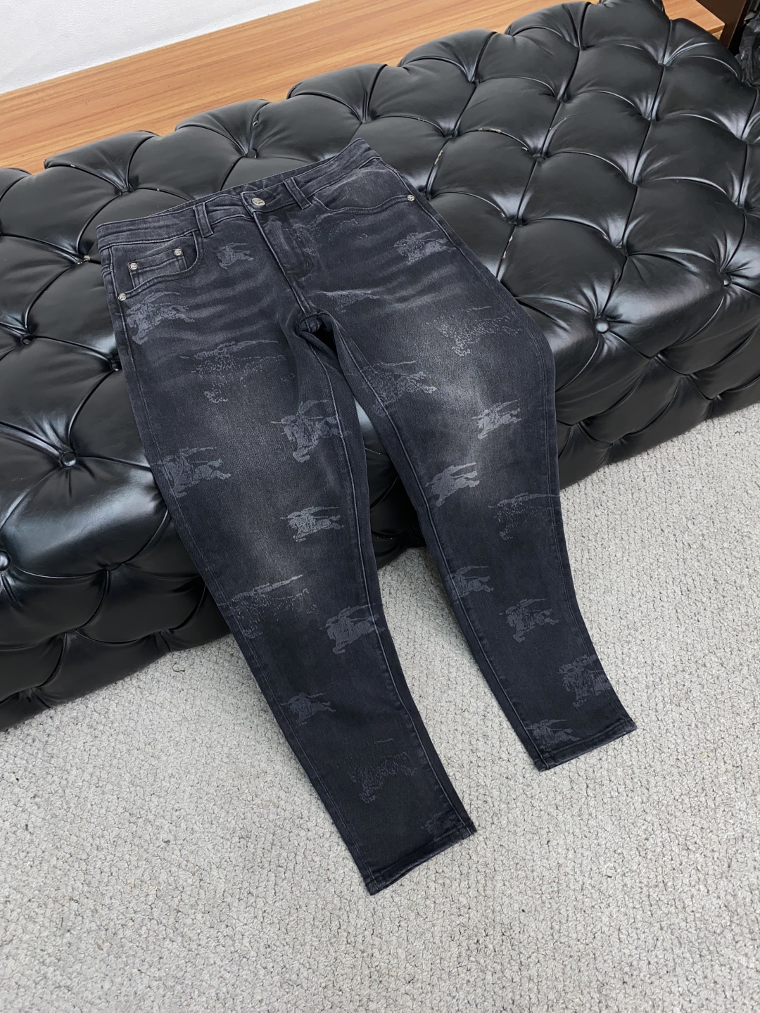 “Men’s Fall & Winter Jeans Collection: Superior Quality, Craftsmanship, and Unique Style | P686 Paballie” - 图片 6