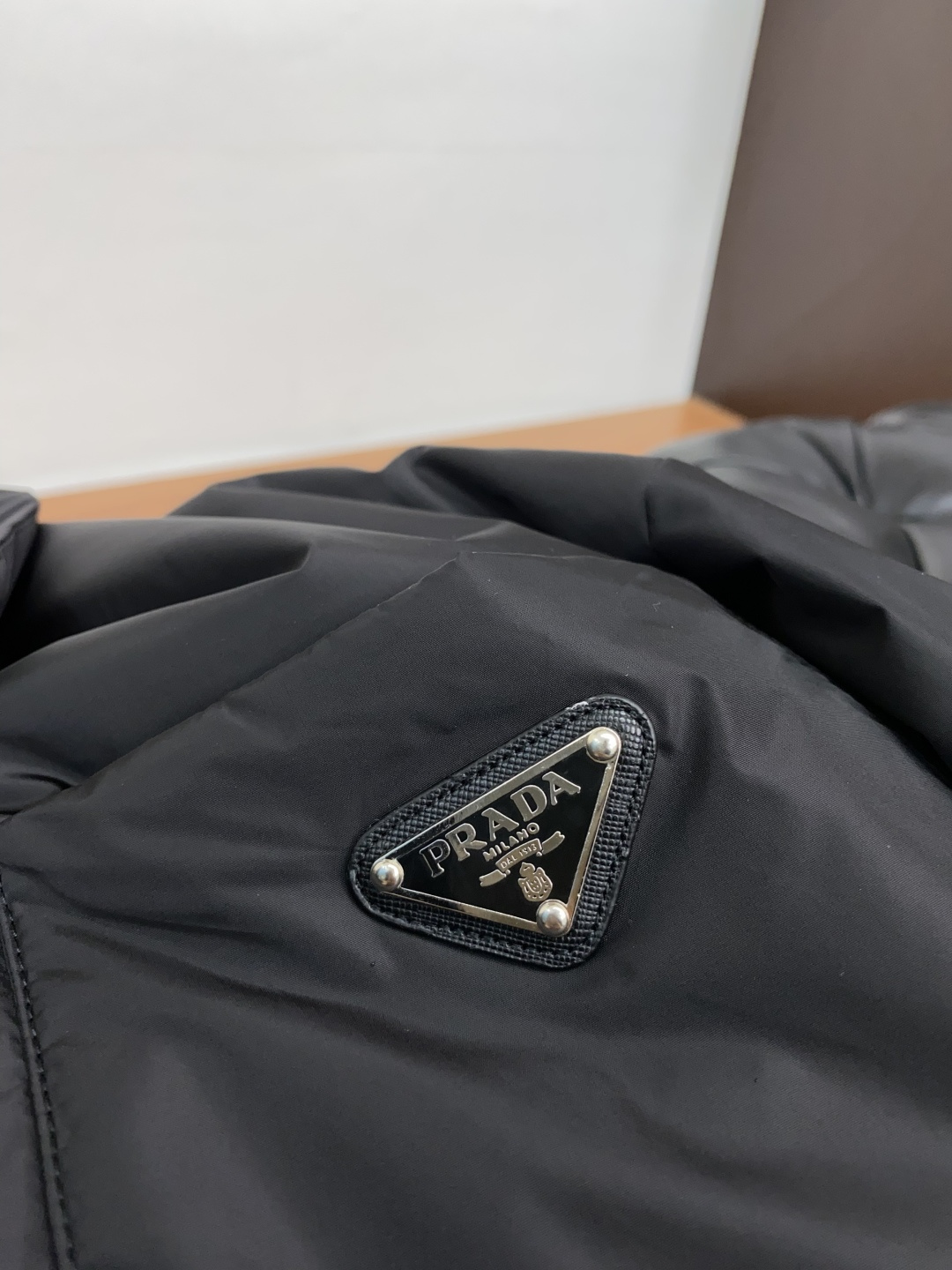 普拉达 2025年秋冬新款 官网 高端原厂代工出品，官方经典王牌单品！最新棉衣夹克外套 多明星穿搭示范款