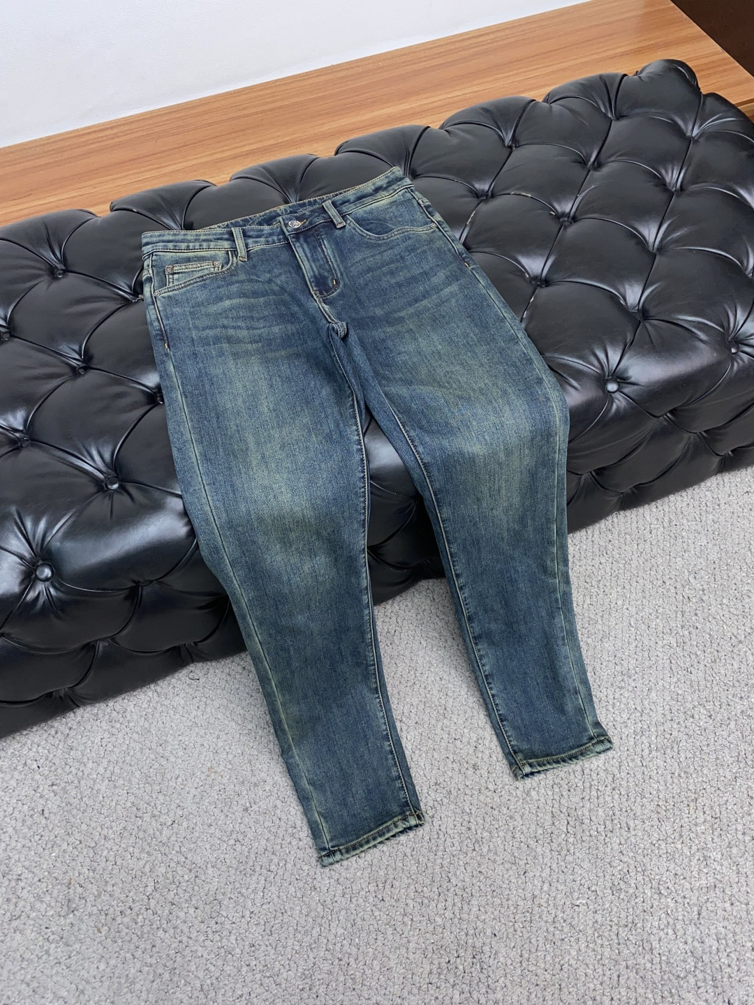 “Men’s Fall/Winter Fashion: Danin’s Handcrafted Jeans for Unique Color Effects and Durability” - 图片 6