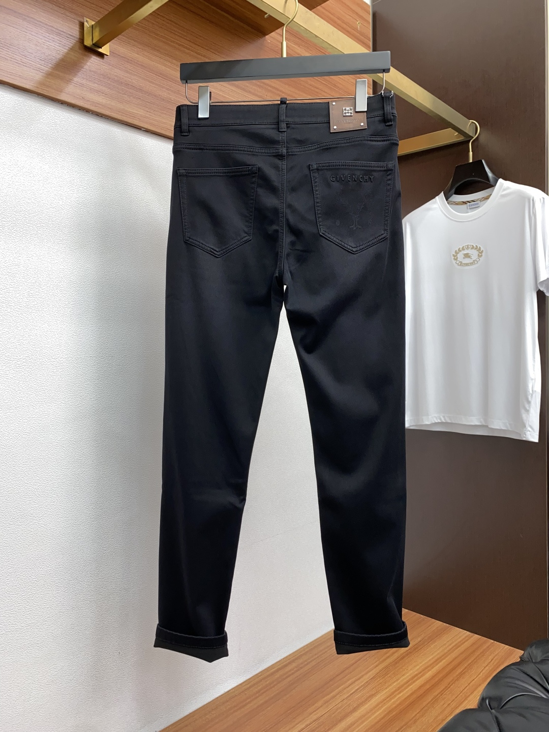 “Men’s Fall Winter New Book: Cowboys, Oversoft Scrolls, Handicrafts, Durable Leather Jeans, Unique Hardware” - 图片 8