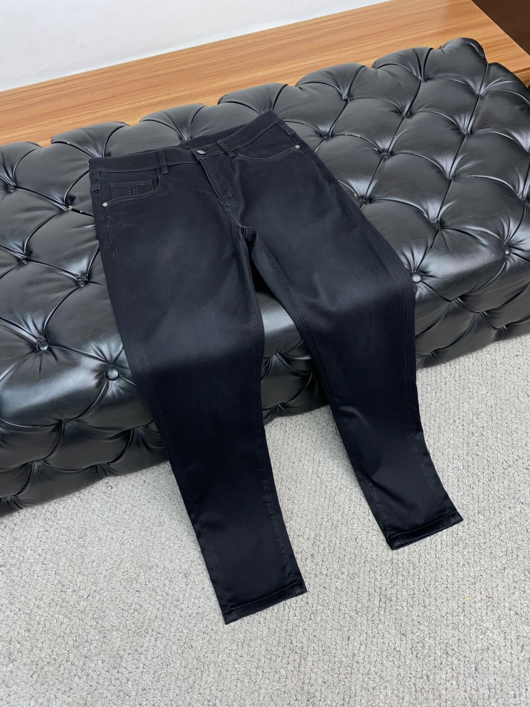 “Men’s Fall Winter New Book: Cowboys, Oversoft Scrolls, Handicrafts, Durable Leather Jeans, Unique Hardware” - 图片 6