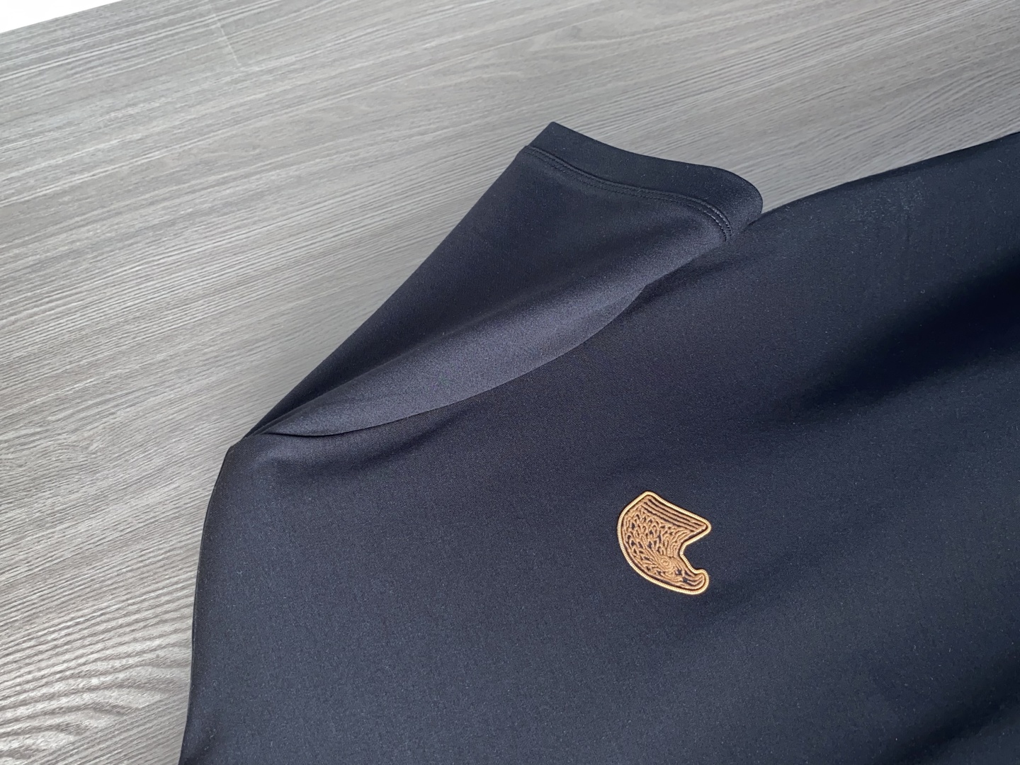 “Stephen: High-End Custom Sleeve in Spring/Summer 2025 with Heavy-Tech Design” - 图片 4