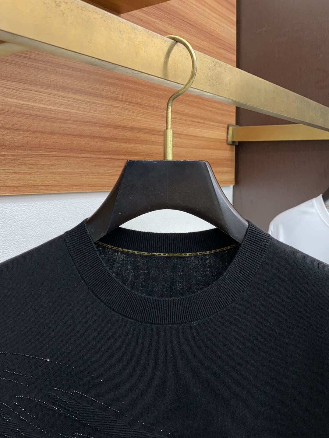  普拉达 家族男士高端简约圆领短袖T恤衫，香港洋行渠道货，纯正血统品质，25年春夏新款，经典王牌系列！
