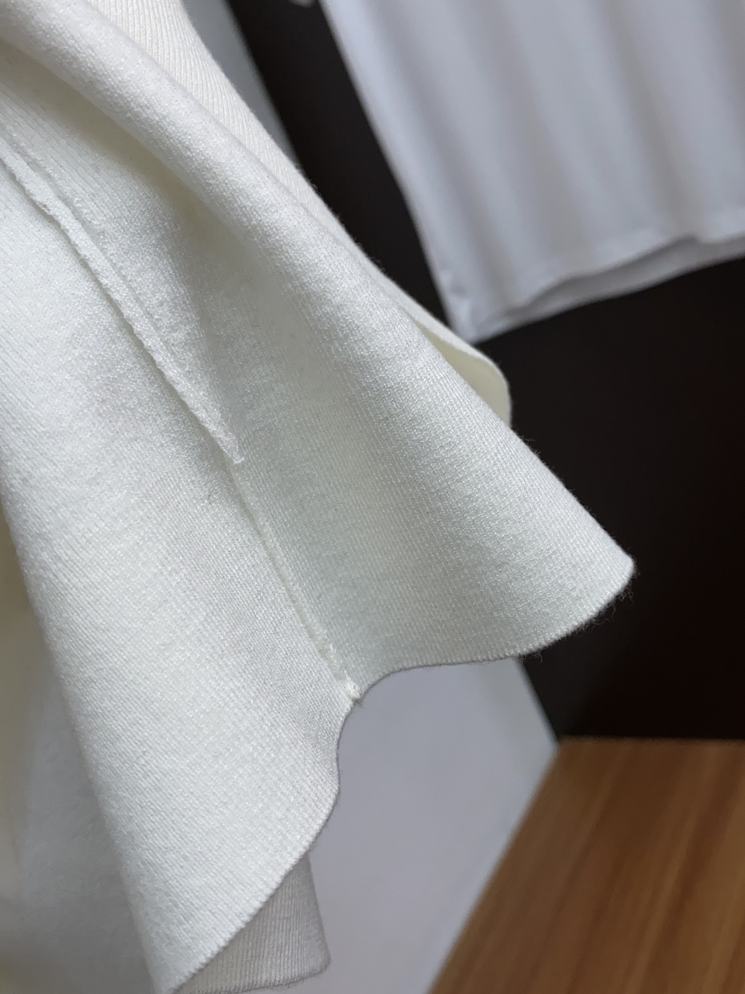  纪梵希 家族男士高端简约圆领加厚针织毛衣短袖 ，香港洋行渠道货，纯正血统品质，25年秋冬 新款，经典王