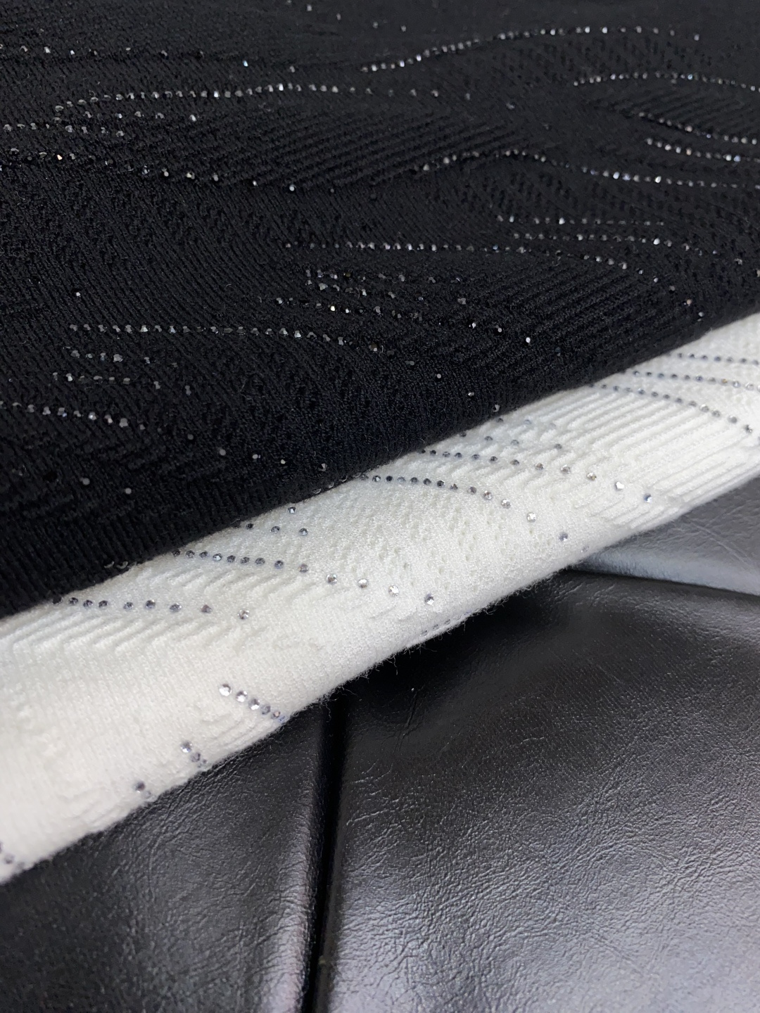  纪梵希 家族男士高端简约圆领加厚针织毛衣短袖 ，香港洋行渠道货，纯正血统品质，25年秋冬 新款，经典王