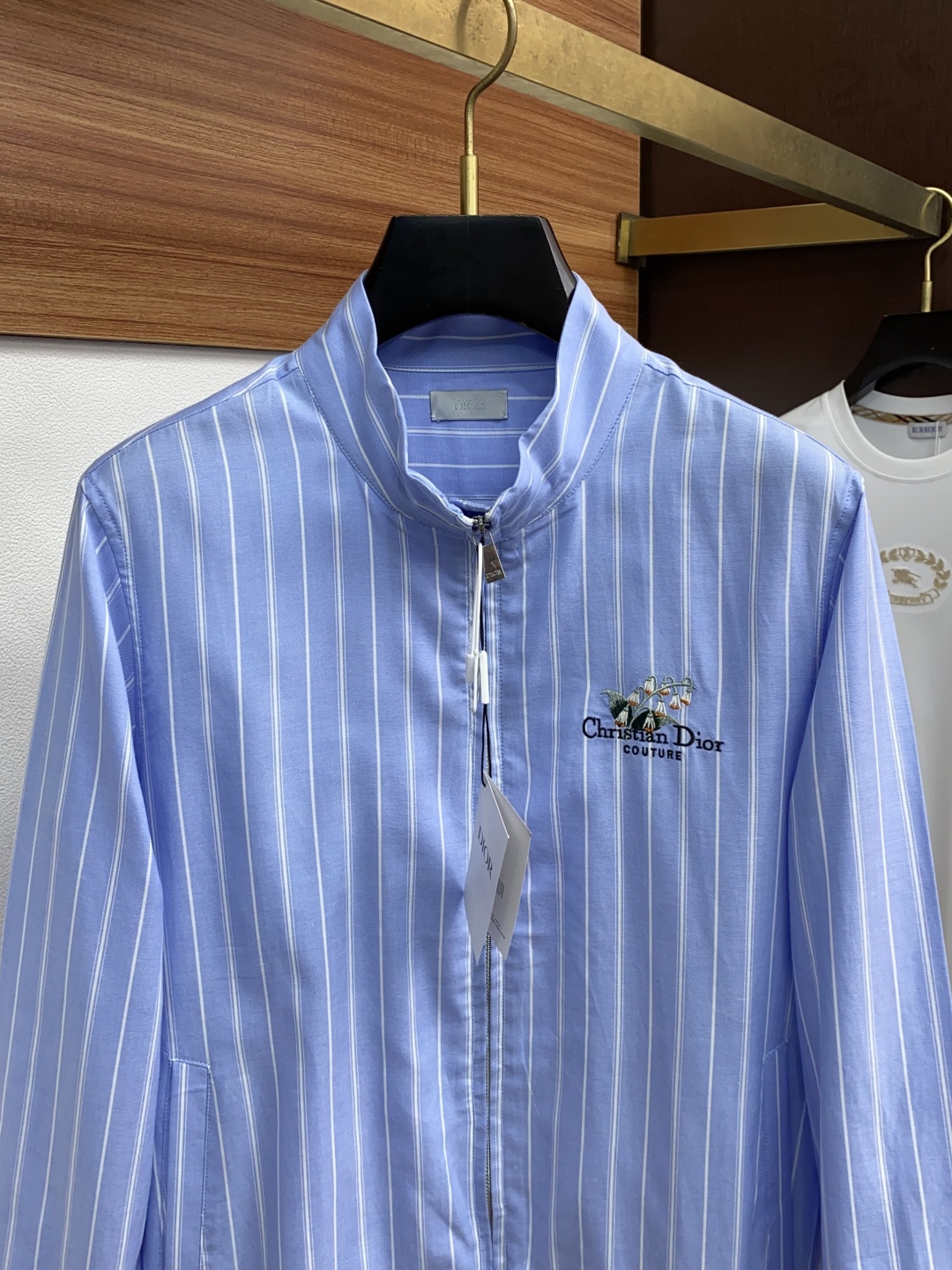“Dio 2025 FW Men’s Recreational Jacket: Italian Style, Fashion Aesthetics, Business Leisure in the City” - 图片 2