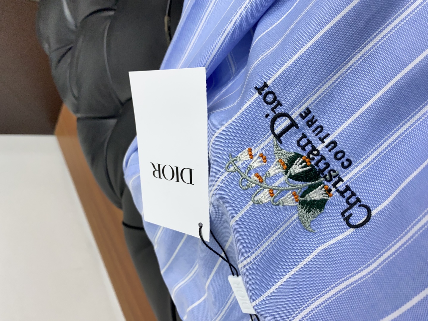 “Dio 2025 FW Men’s Recreational Jacket: Italian Style, Fashion Aesthetics, Business Leisure in the City” - 图片 6