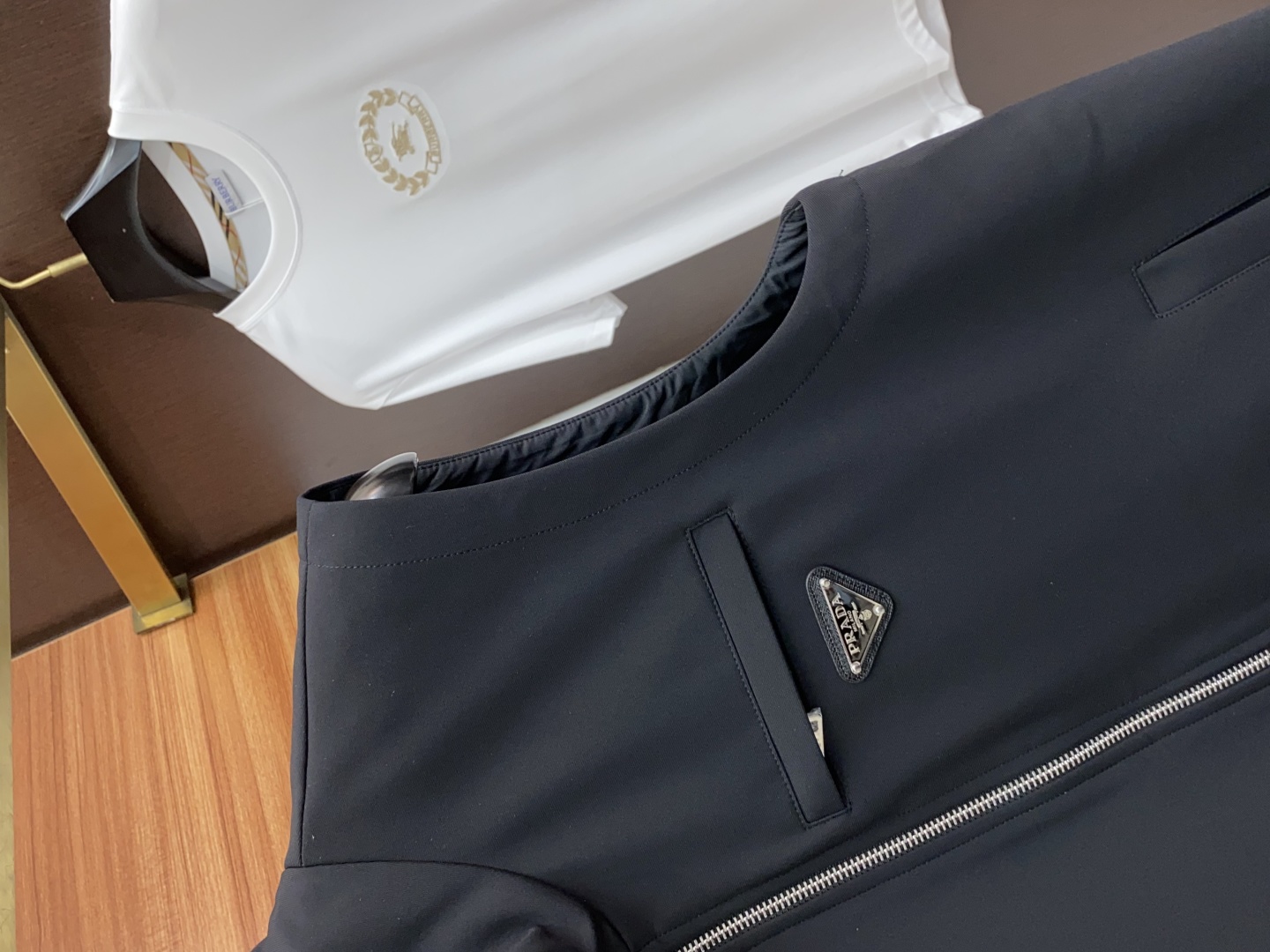 Prada: Italian Craftsmanship and Luxury Fashion Excellence - 图片 4