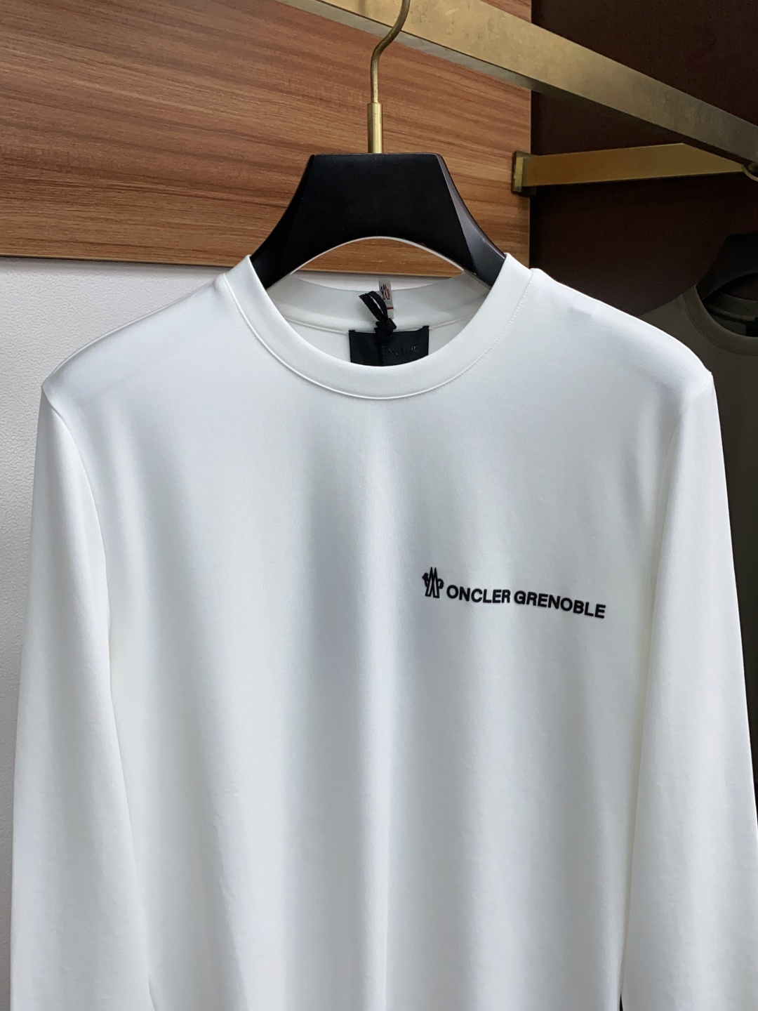 蒙口 2025秋冬专柜新款 时尚休闲打底衫长袖T恤，精选进口高密度膨体德绒系列膨体蓄暖，糯感新生绒云裹冬