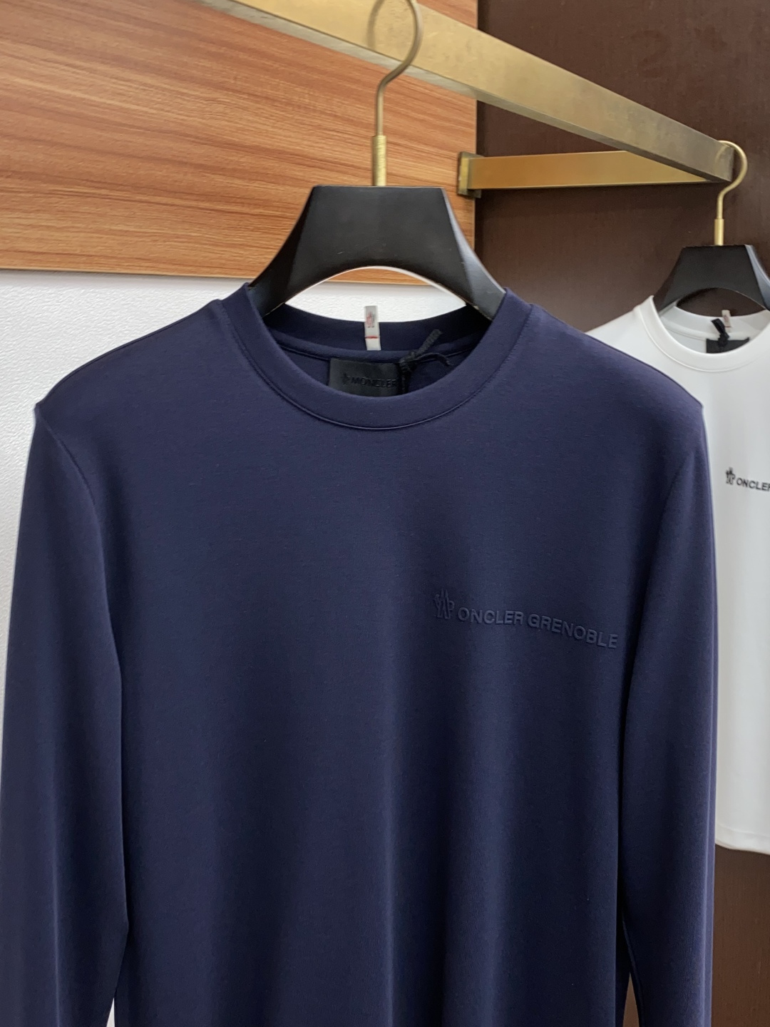 蒙口 2025秋冬专柜新款 时尚休闲打底衫长袖T恤，精选进口高密度膨体德绒系列膨体蓄暖，糯感新生绒云裹冬