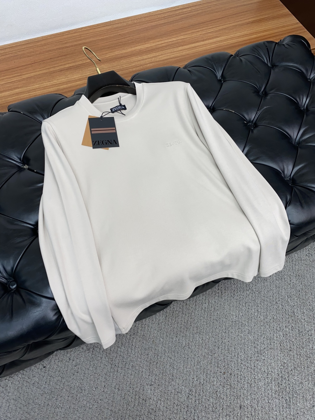 “Genia 2025 Fashion Recreational T-shirts: High-Density Velvet Series for Warmth and Style” - 图片 8