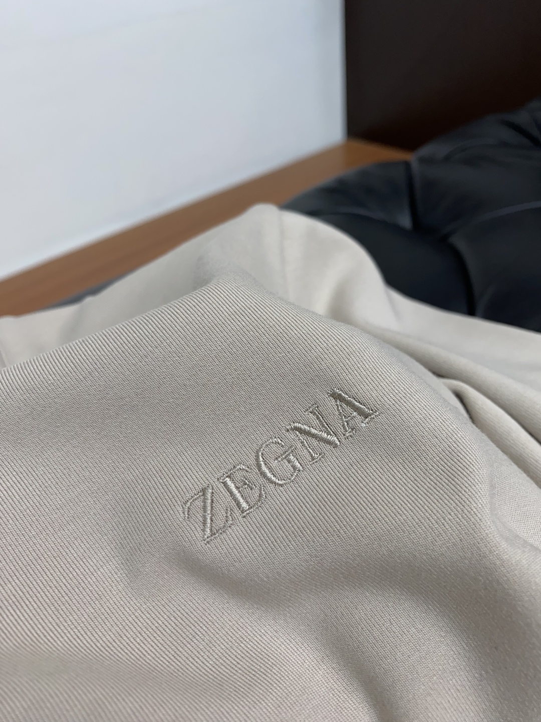 “Genia 2025 Fashion Recreational T-shirts: High-Density Velvet Series for Warmth and Style” - 图片 7