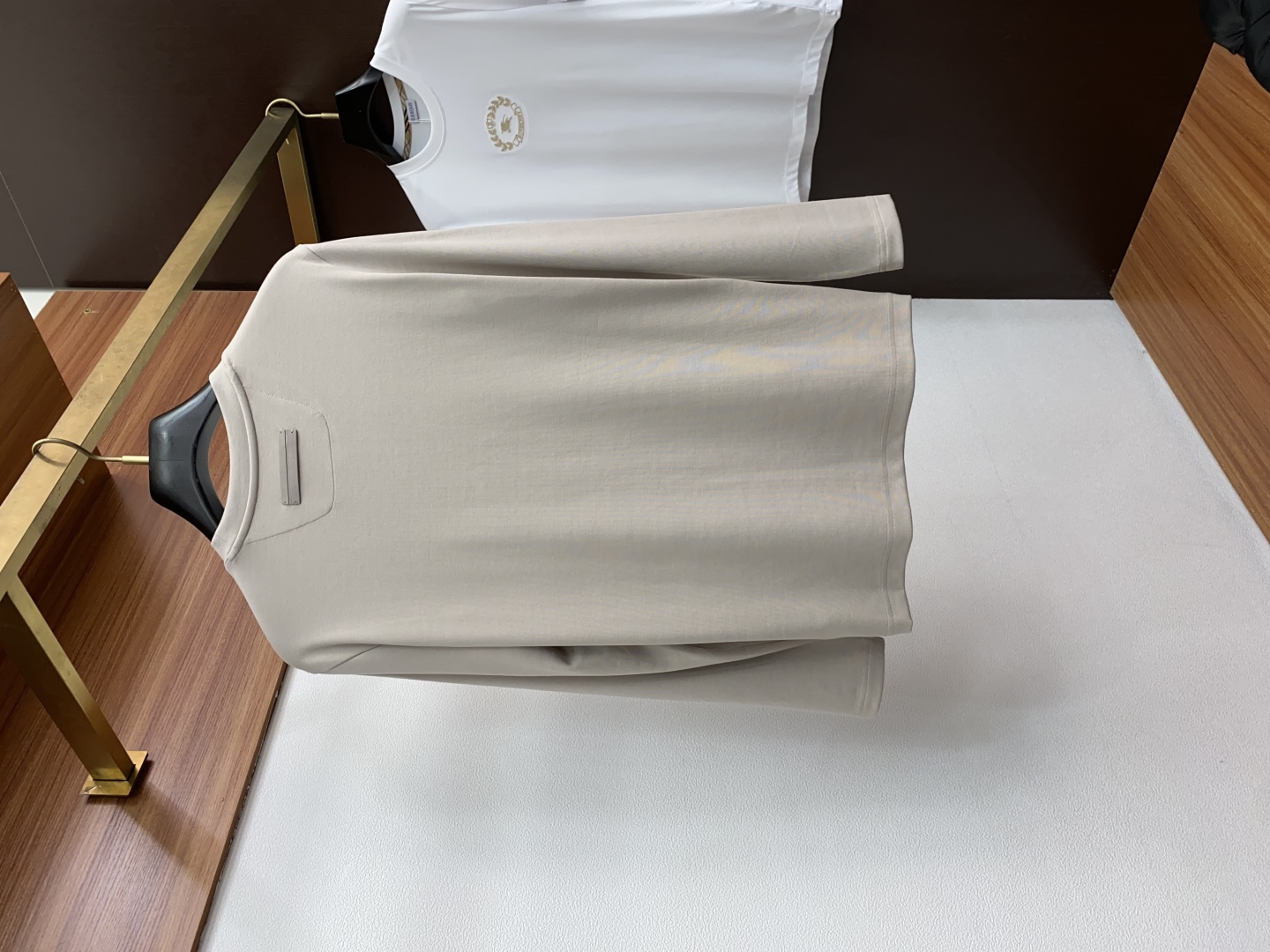 “Genia 2025 Fashion Recreational T-shirts: High-Density Velvet Series for Warmth and Style” - 图片 9