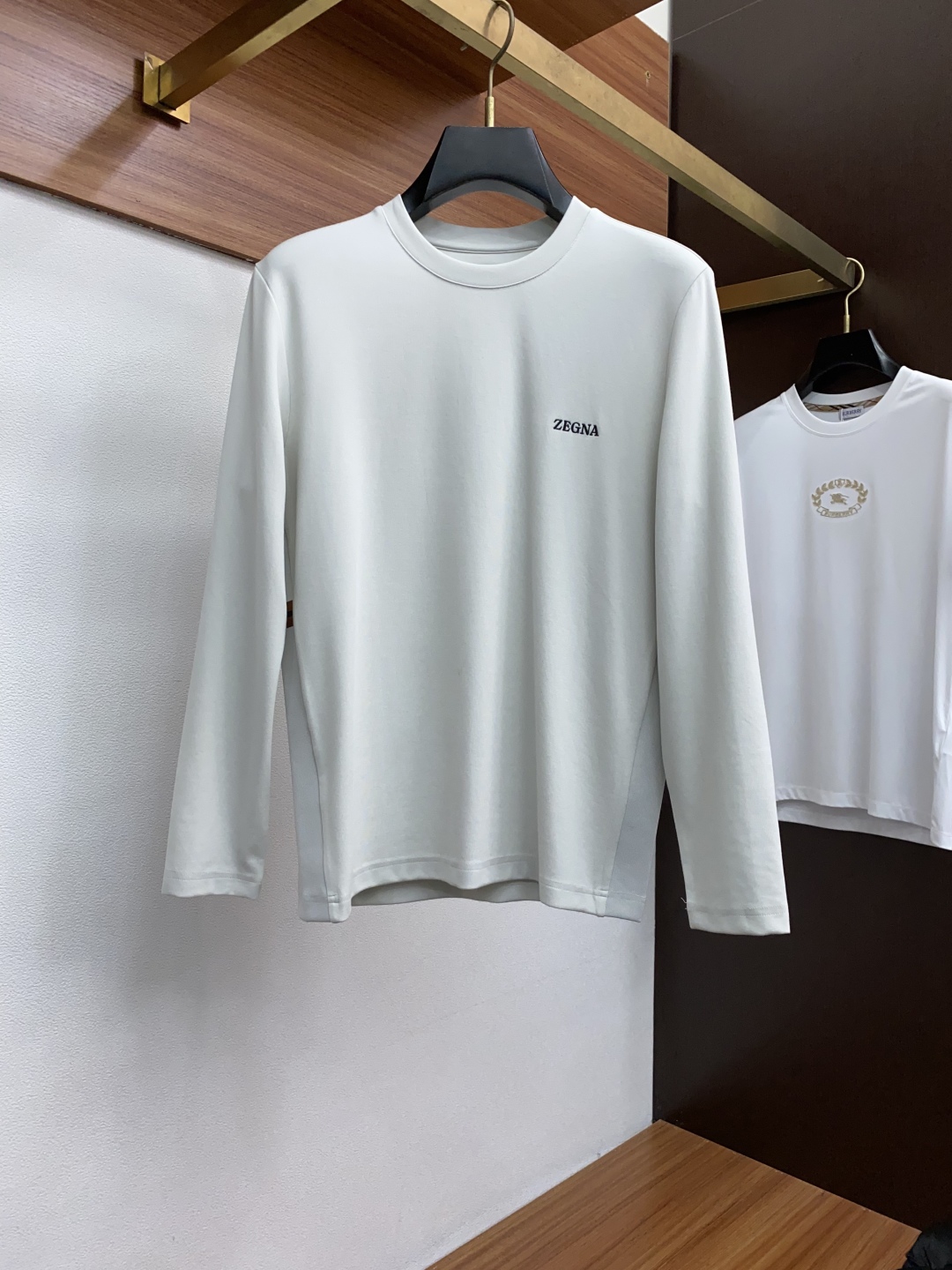 “Genia 2025 Fall/Winter Fashion Recreational T-shirts: High-Density Velvet Series”
