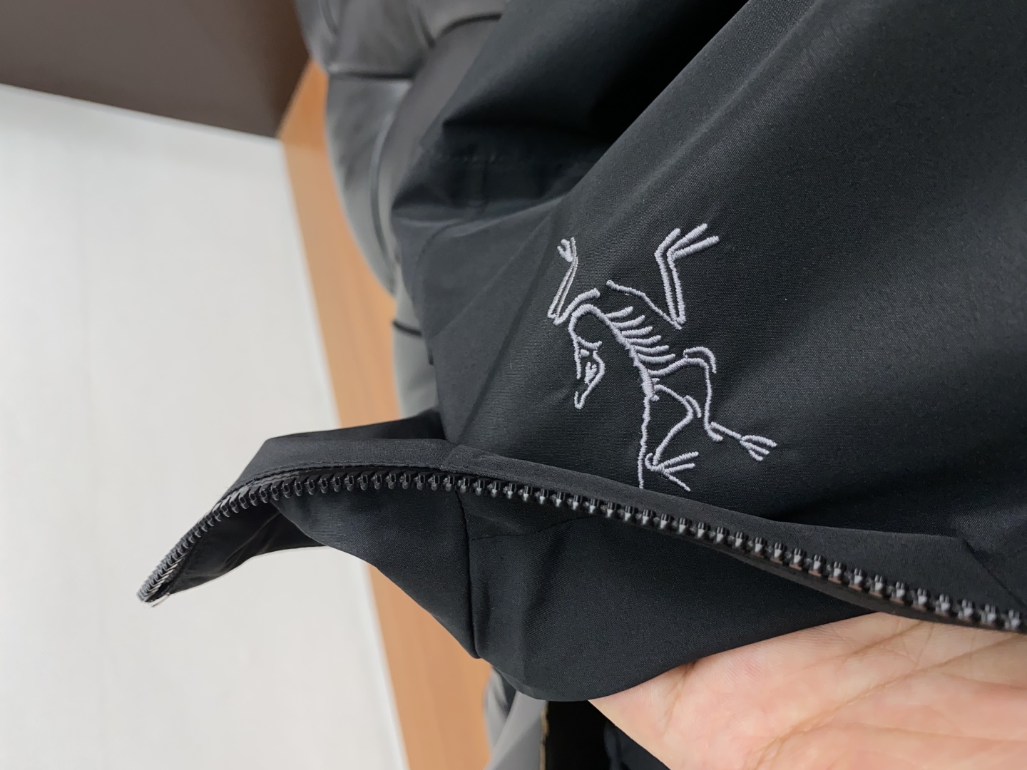 “ARCTERYX Spring 2025 Collection: Fashionable Leisure Hats and Coats in 8 Colors” - 图片 7