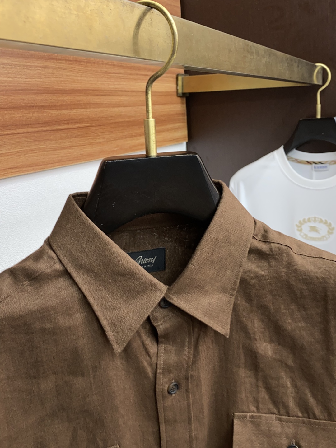 “Brioni Linen Shirt: Classic Integration of Long-Sleeve Fashion, Unique Retro Charm” - 图片 3