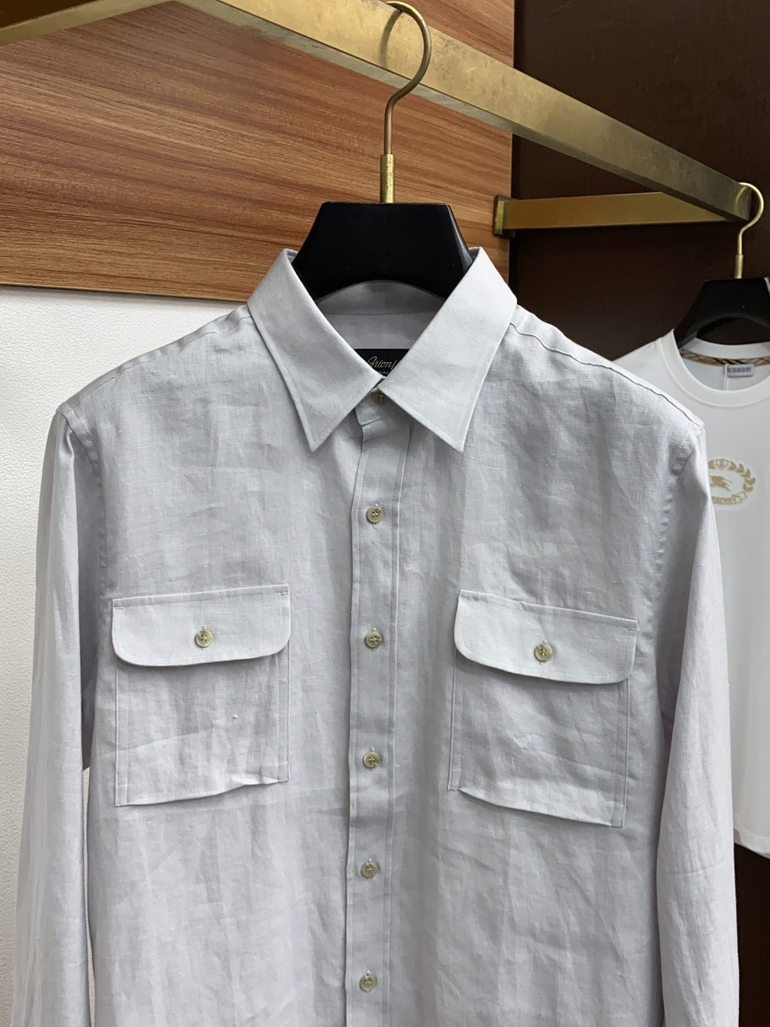 “Brioni Linen Shirt: Classic Integration of Long-Sleeve Fashion, Unique Retro Charm, Perfect for Casual Attitude” - 图片 2