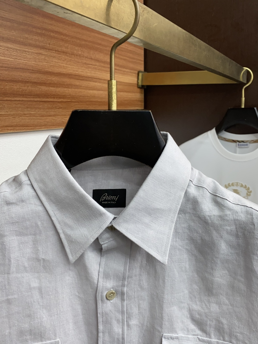 “Brioni Linen Shirt: Classic Integration of Long-Sleeve Fashion, Unique Retro Charm, Perfect for Casual Attitude” - 图片 3