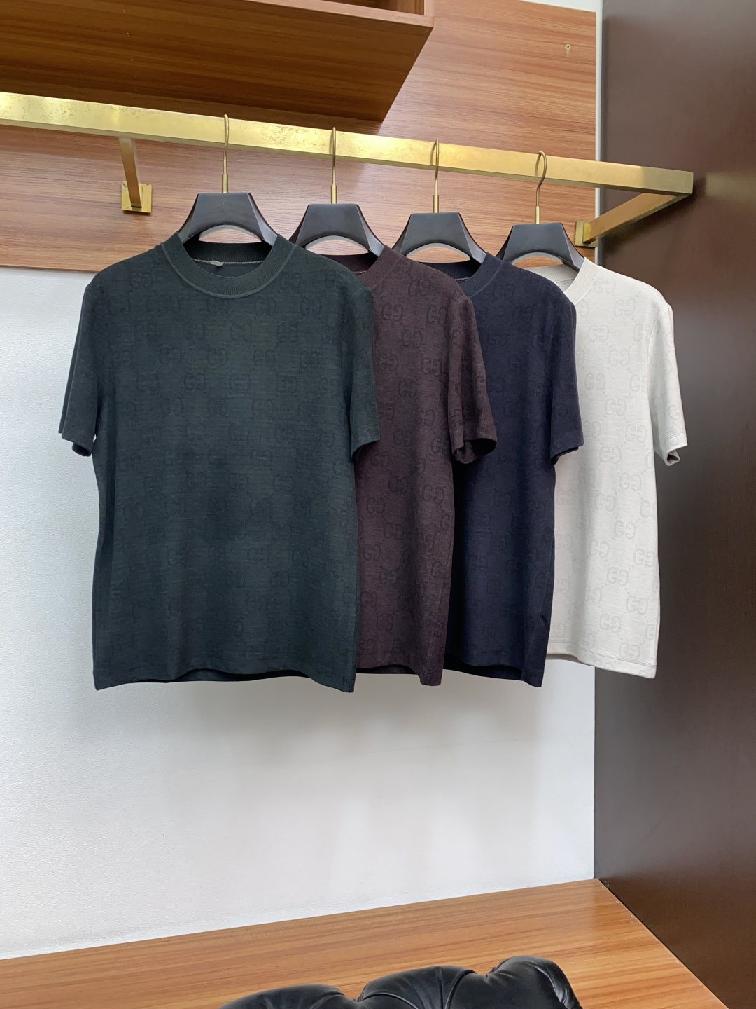 古奇 家族男士高端简约圆领加厚毛绒面短袖 ，香港洋行渠道货，纯正血统品质，25年秋冬 新款，经典王牌系列