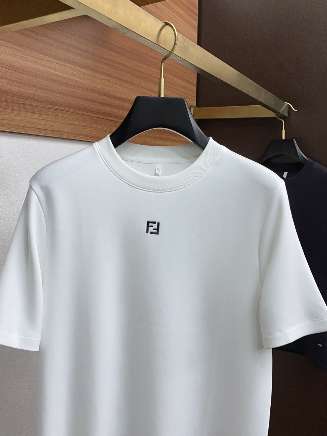  芬迪 家族男士高端简约圆领加厚空气棉莫代尔短袖 ，香港洋行渠道货，纯正血统品质，25年秋冬 新款，经典