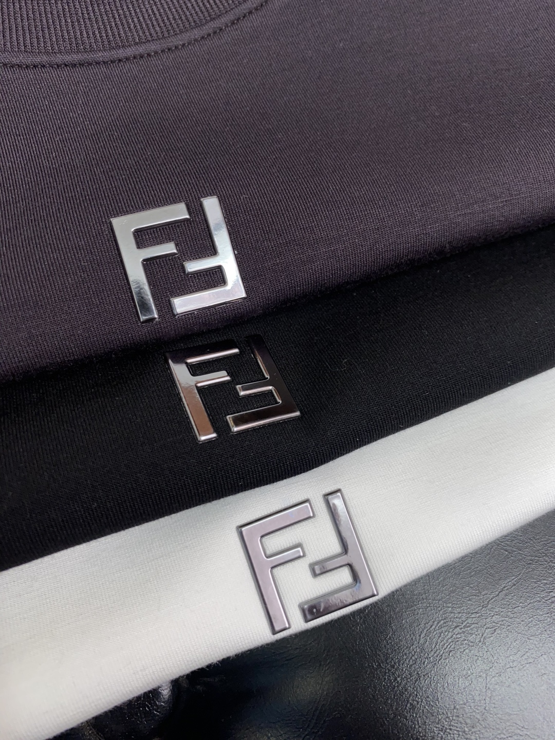  芬迪 家族男士高端简约圆领加厚空气棉莫代尔短袖 ，香港洋行渠道货，纯正血统品质，25年秋冬 新款，经典