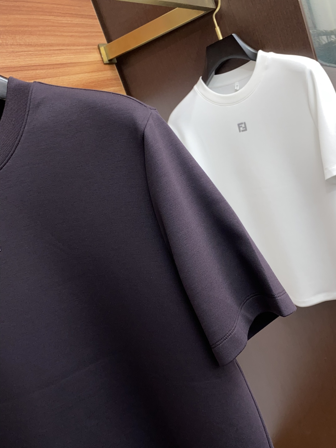  芬迪 家族男士高端简约圆领加厚空气棉莫代尔短袖 ，香港洋行渠道货，纯正血统品质，25年秋冬 新款，经典