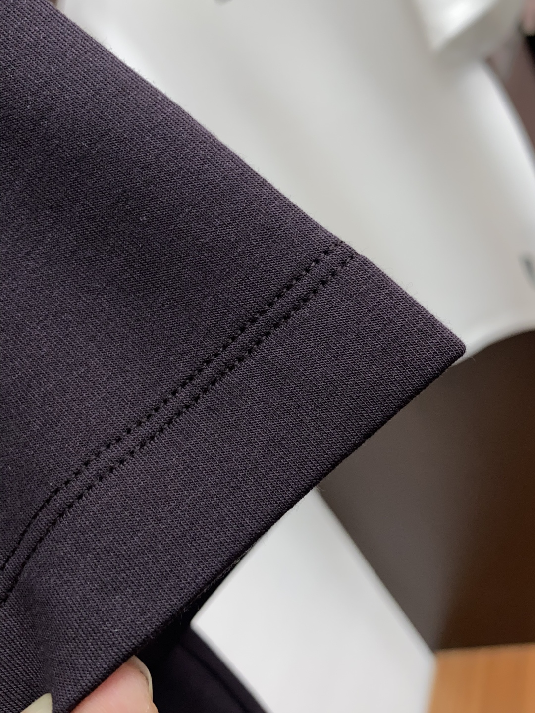  芬迪 家族男士高端简约圆领加厚空气棉莫代尔短袖 ，香港洋行渠道货，纯正血统品质，25年秋冬 新款，经典